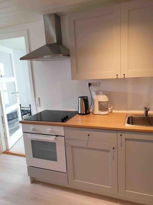 Cosy Groundfloor Apartment Sorvagur Bagian luar foto